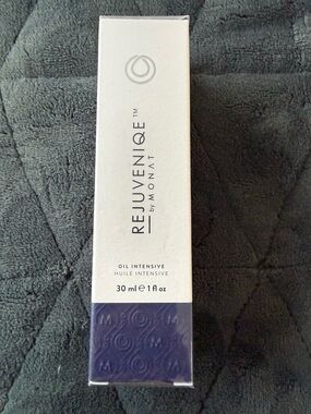 Rejuveniqe Oil - Monat